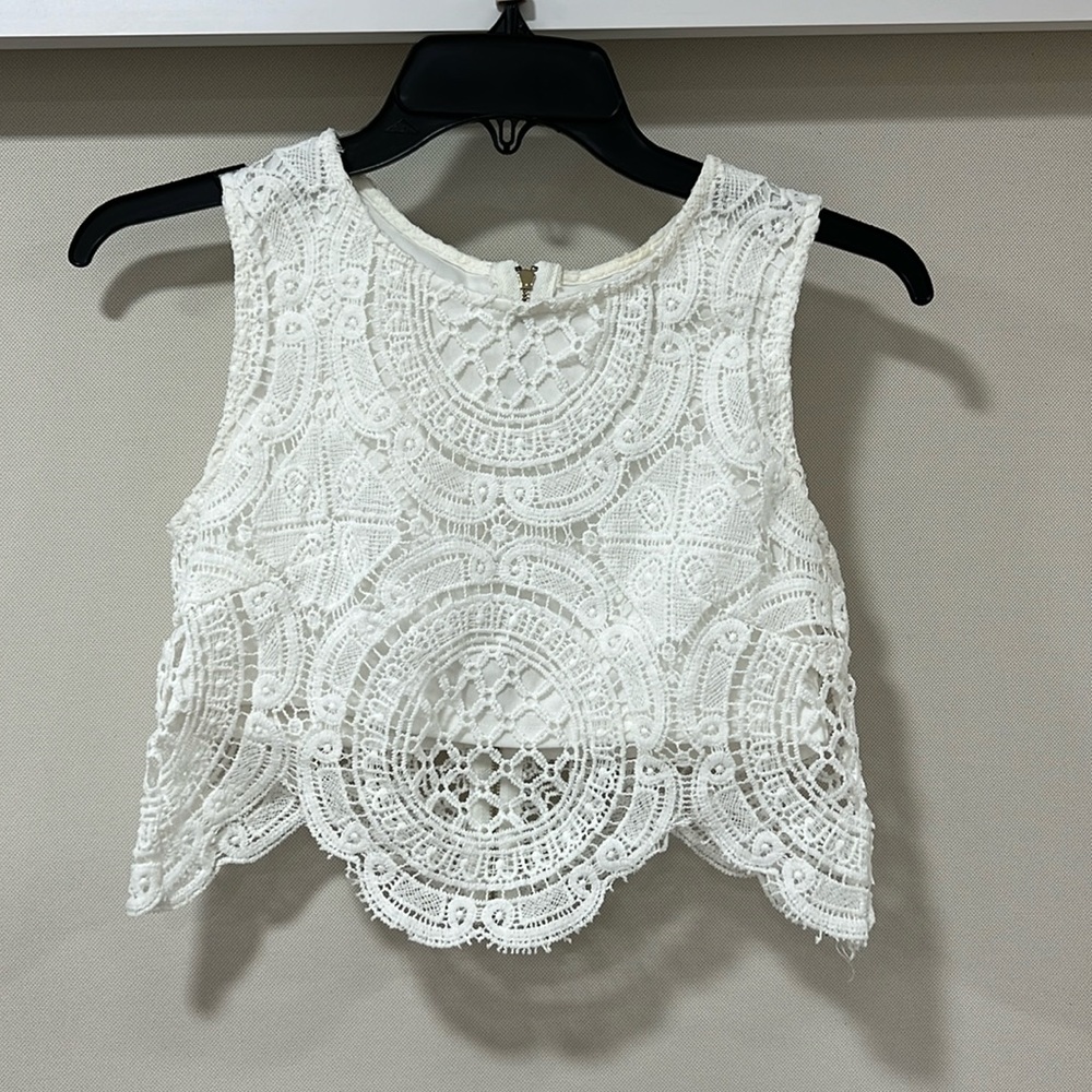 Urmoda crop tops LF size small